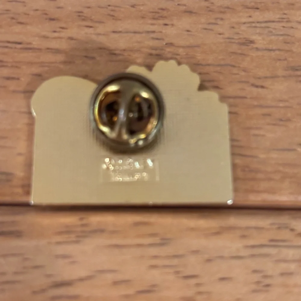 Disney Vintage 1994 Collectors Society Pin Cheshire Cat
